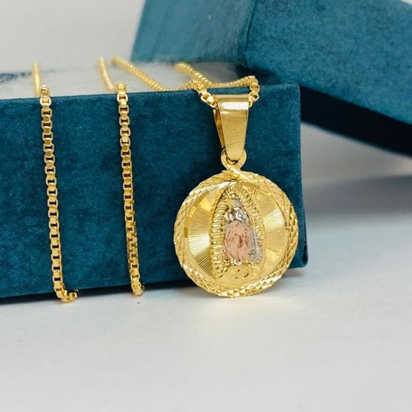 PrimeJewelry269 | Jewelry | Cadena Y Dije De La Virgen De Guadalupe En ...
